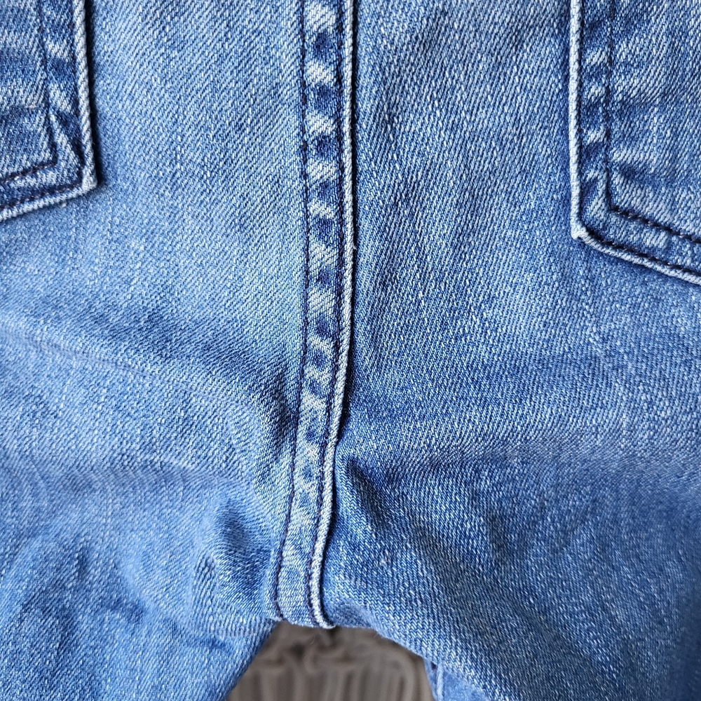 Rag & Bone capri skinny in the color Whitby lightweight jeans. Size 26 - Picture 5 of 13